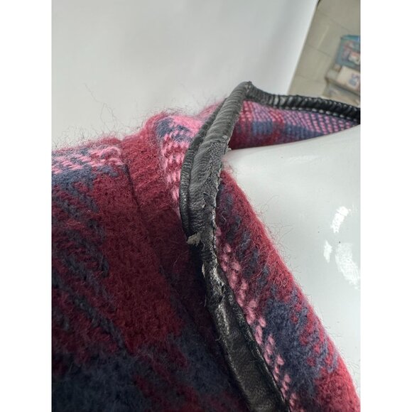 Apt. 9 Womens Plaid Poncho With Faux Leather Trim & Clasp Closure - Picture 13 of 16